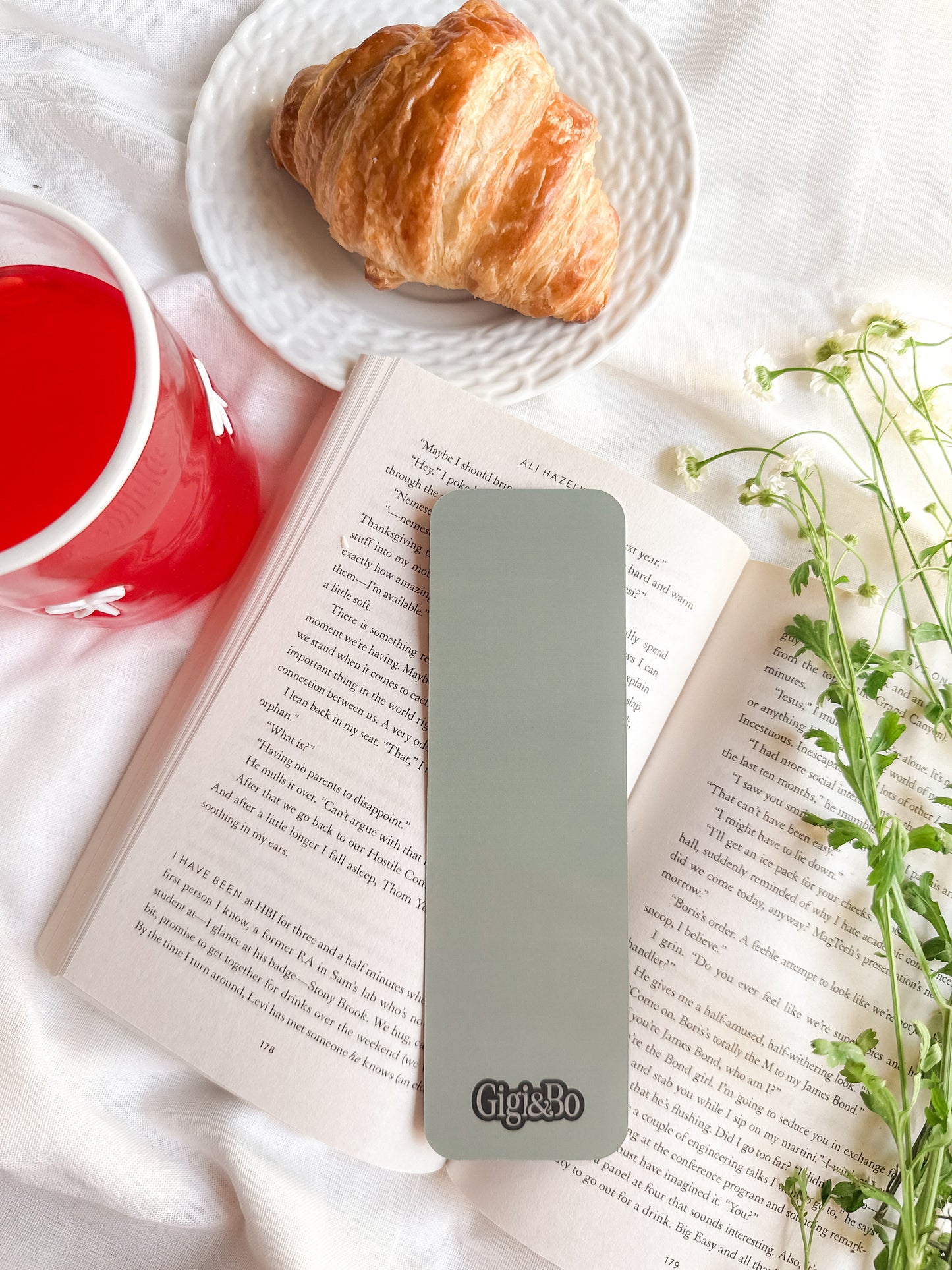 Hoa Hoa Season Bookmark