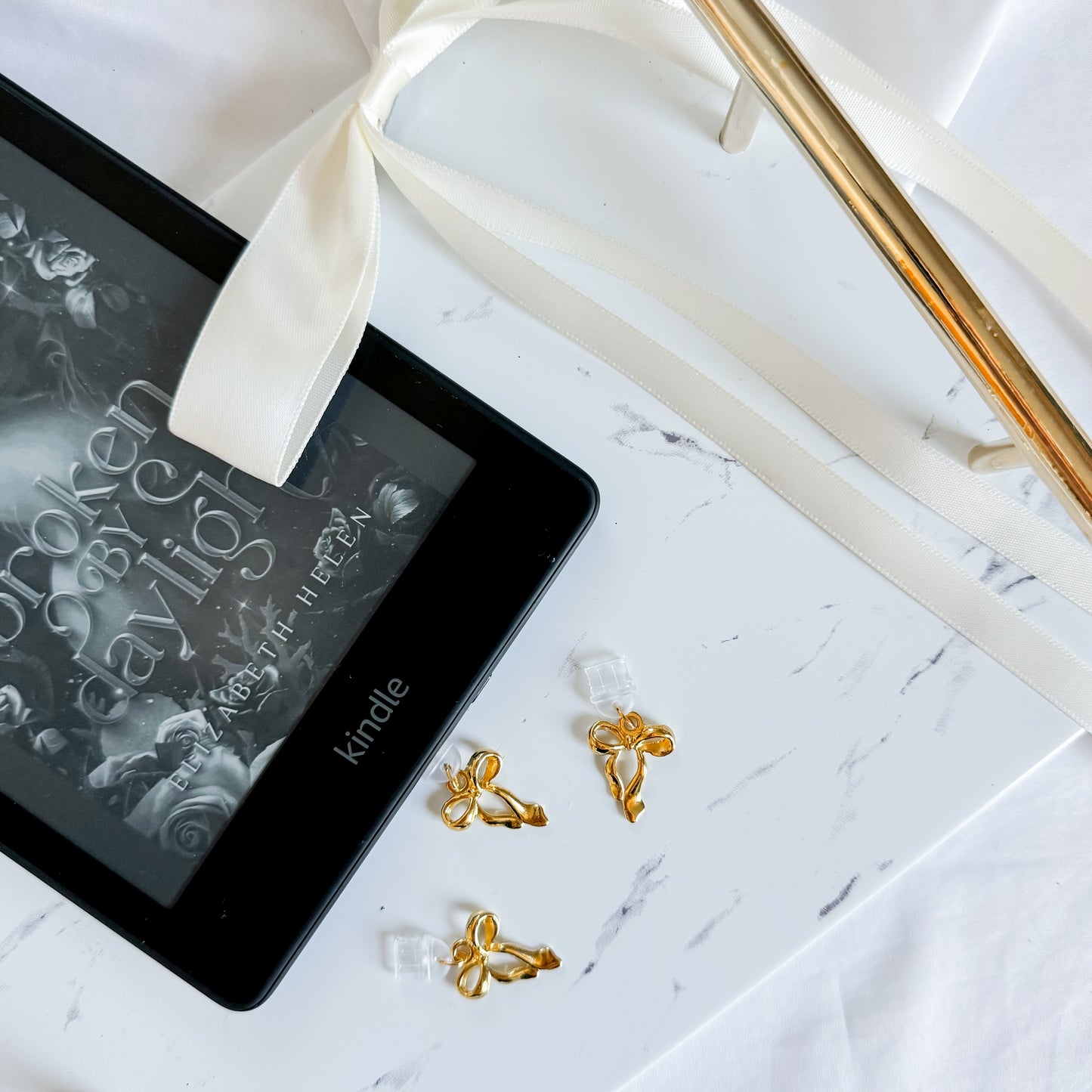 Gold Bow Kindle & Phone Charm