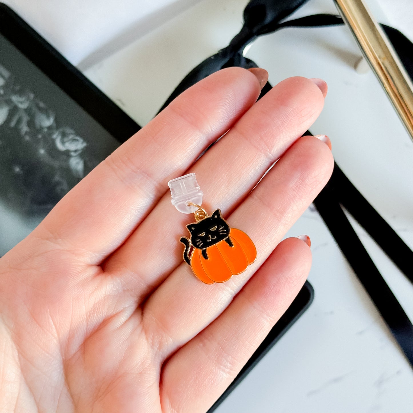 Cat & Pumpkin Kindle & Phone Charm